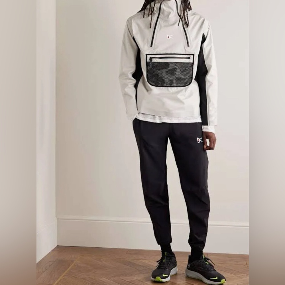 BRAND NEW NEVER WORN - MINT CONDITION: Men’s Lightweight Windbreaker Jacket